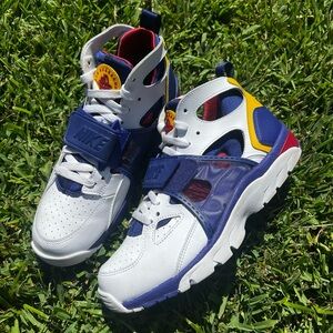 CLEAN Nike size 9.5 Womens Air Trainer Huarache OG Blue White shoes